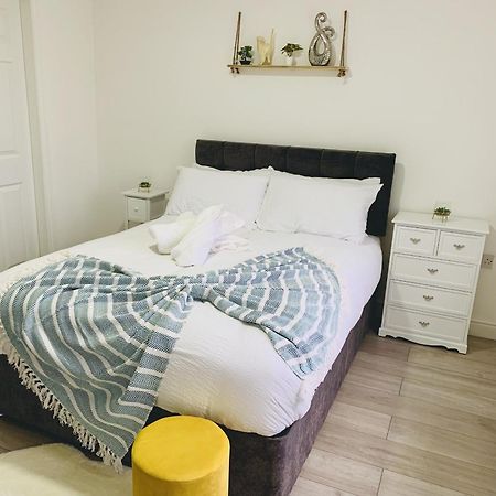 Modern & Cosy 2-Bed Apartment Near Nec, Airport & Jlr! 伯明翰 客房 照片
