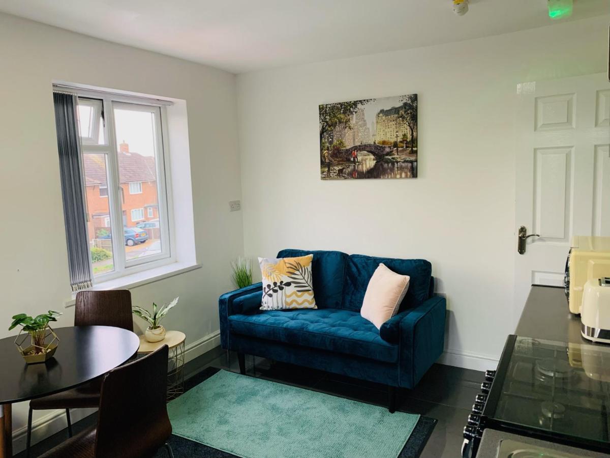 Modern & Cosy 2-Bed Apartment Near Nec, Airport & Jlr! 伯明翰 外观 照片