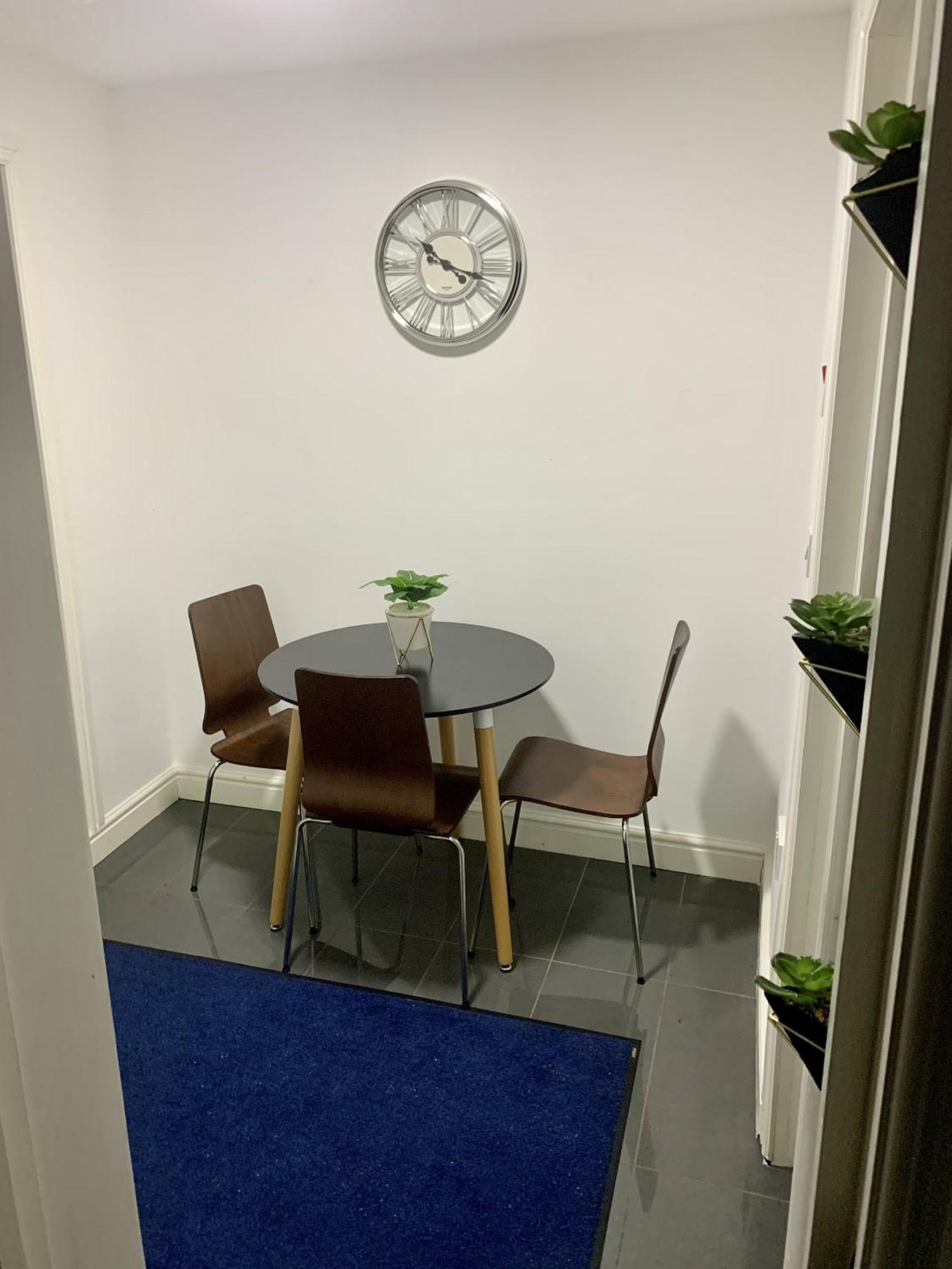 Modern & Cosy 2-Bed Apartment Near Nec, Airport & Jlr! 伯明翰 客房 照片