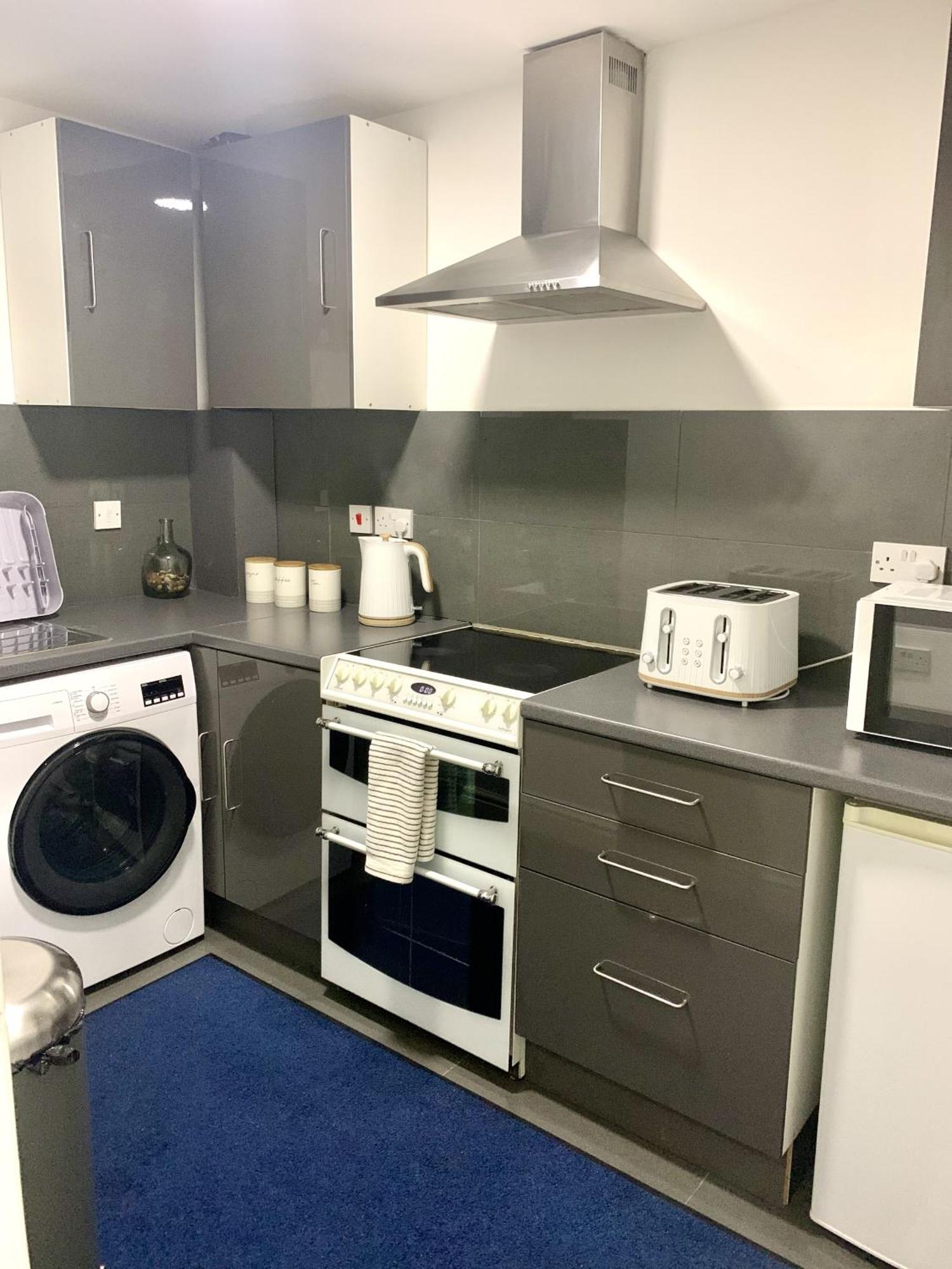 Modern & Cosy 2-Bed Apartment Near Nec, Airport & Jlr! 伯明翰 客房 照片