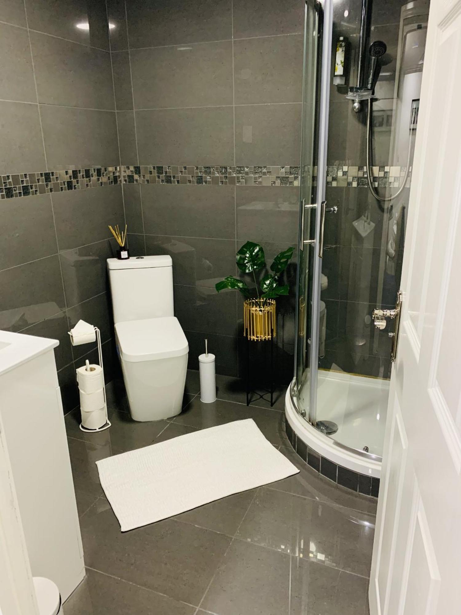 Modern & Cosy 2-Bed Apartment Near Nec, Airport & Jlr! 伯明翰 客房 照片